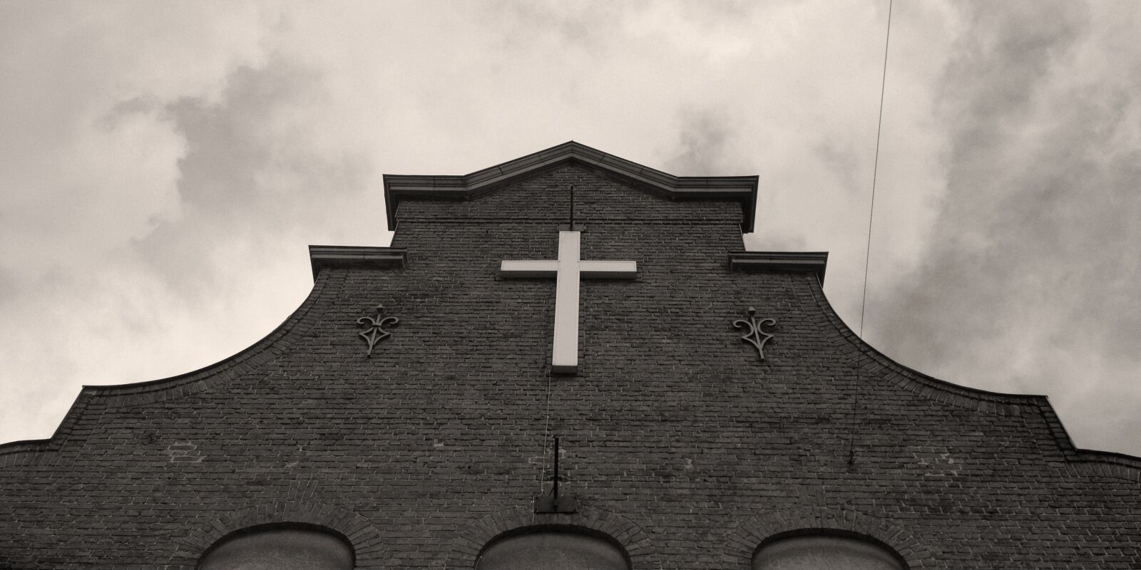 Jag.gr 645 PRO for iPhone sample photo. Cross, church, spiritual photography