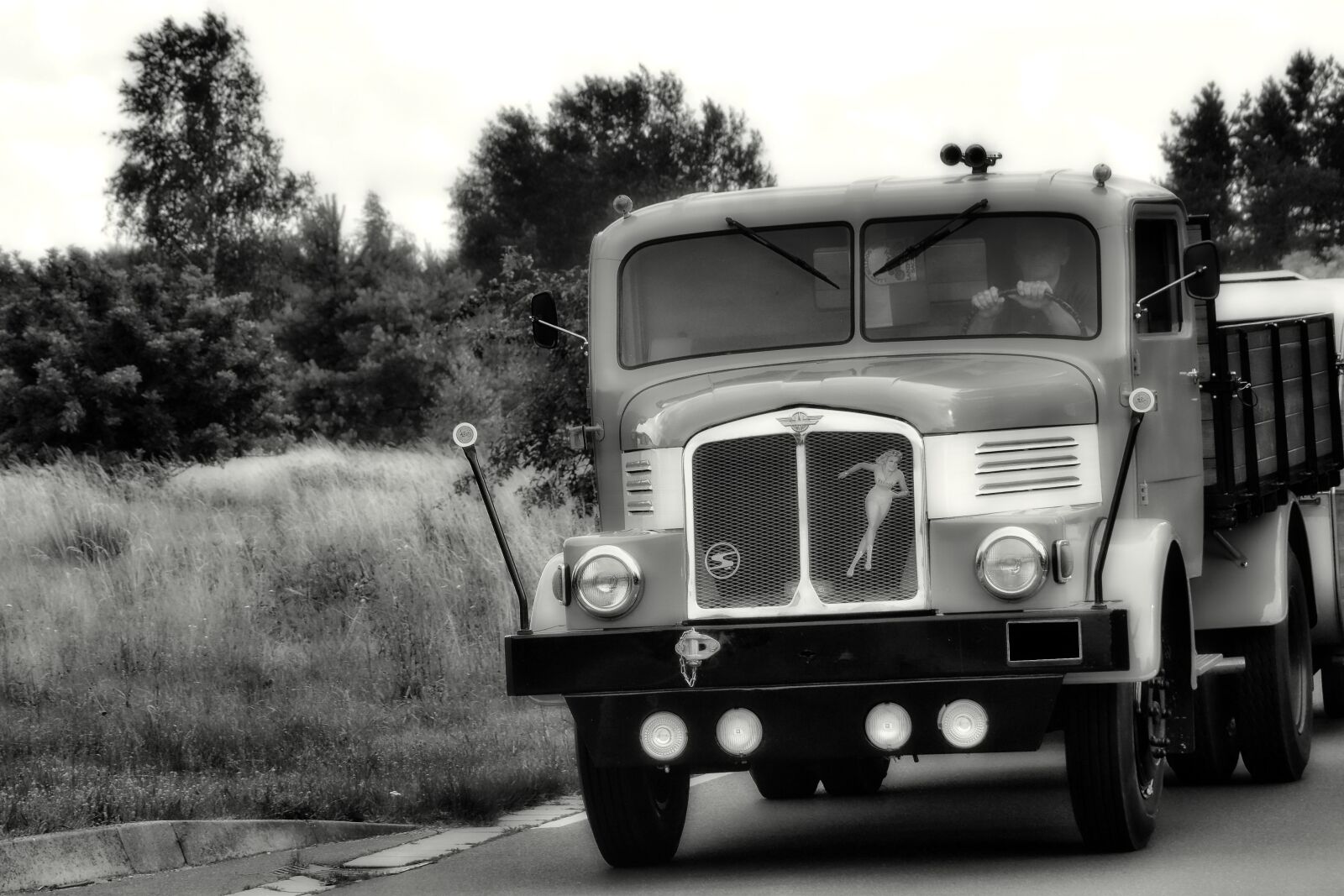 Nikon D3200 sample photo. Truck, ifa, h6z photography