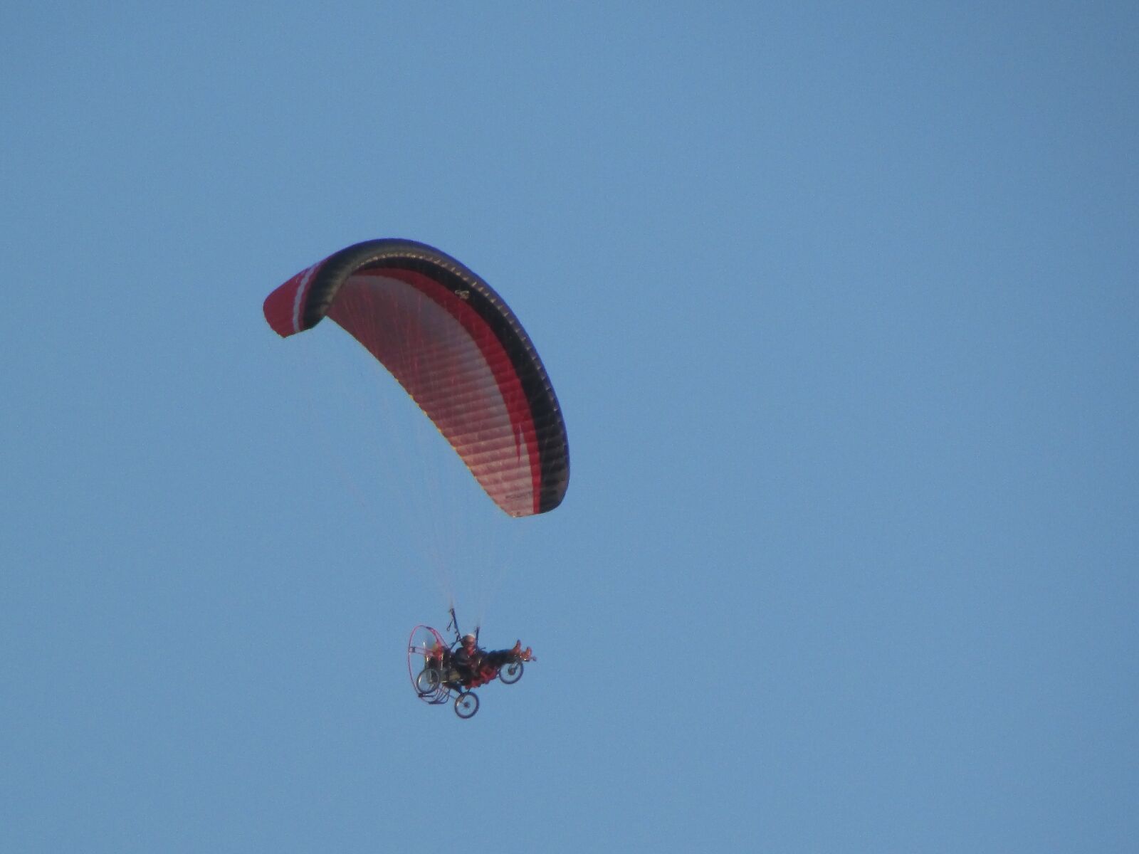 Canon PowerShot SX500 IS sample photo. Paraglider, motorized, sky photography