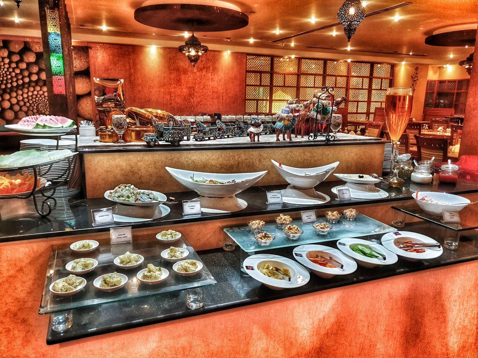 Samsung Galaxy Note9 sample photo. Food, buffet, hotel photography