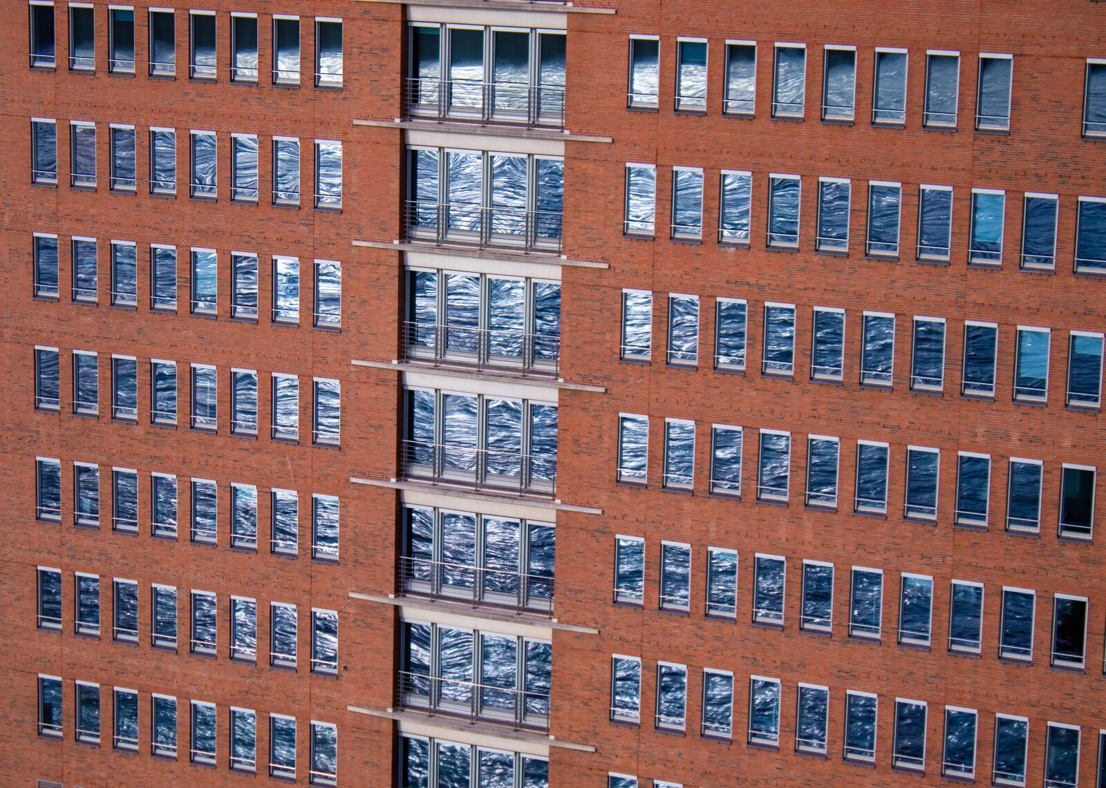 Canon EOS 200D (EOS Rebel SL2 / EOS Kiss X9) sample photo. Building, mirroring, reflection photography