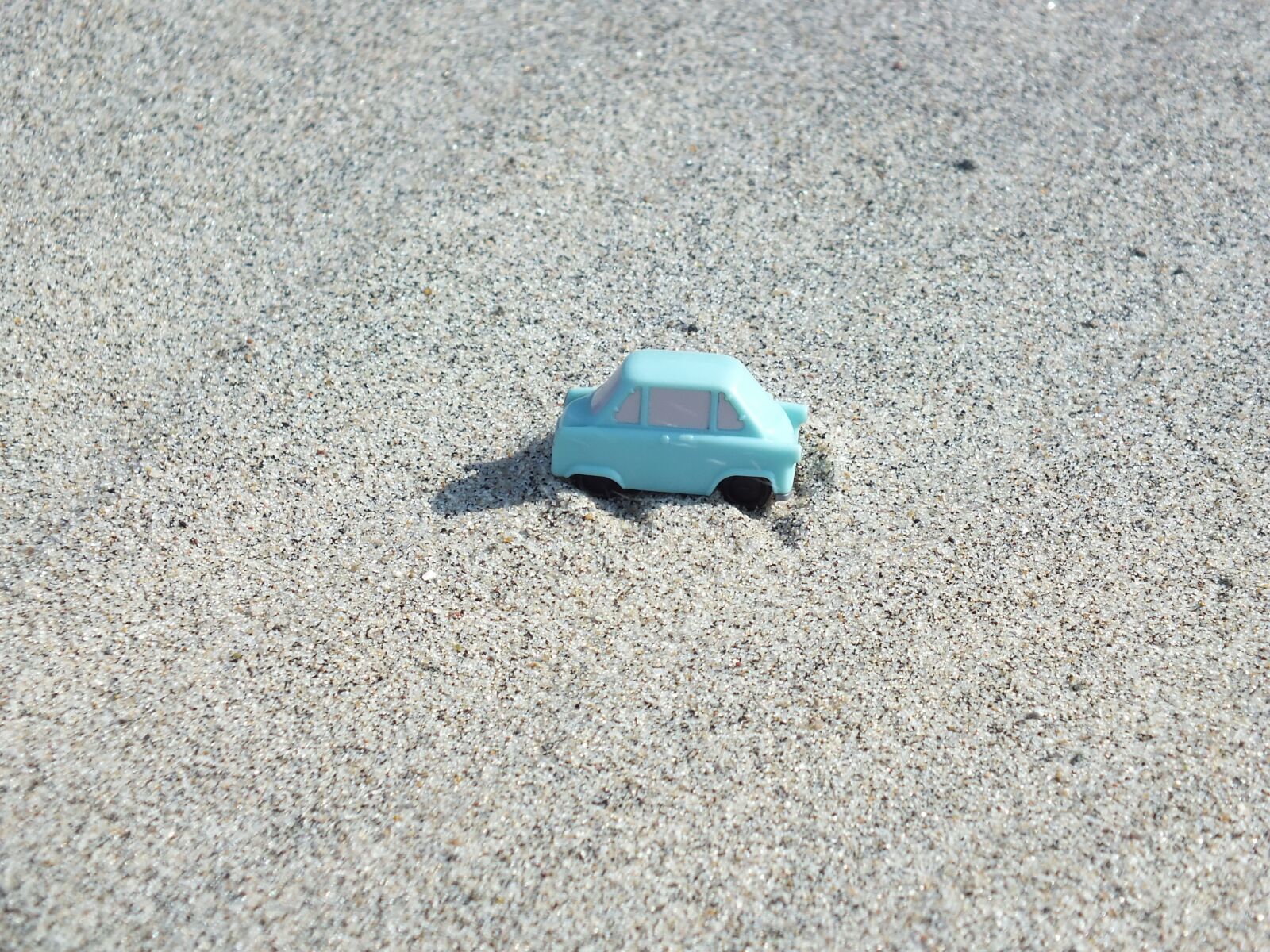Fujifilm FinePix HS30EXR sample photo. Car, toy car, sand photography
