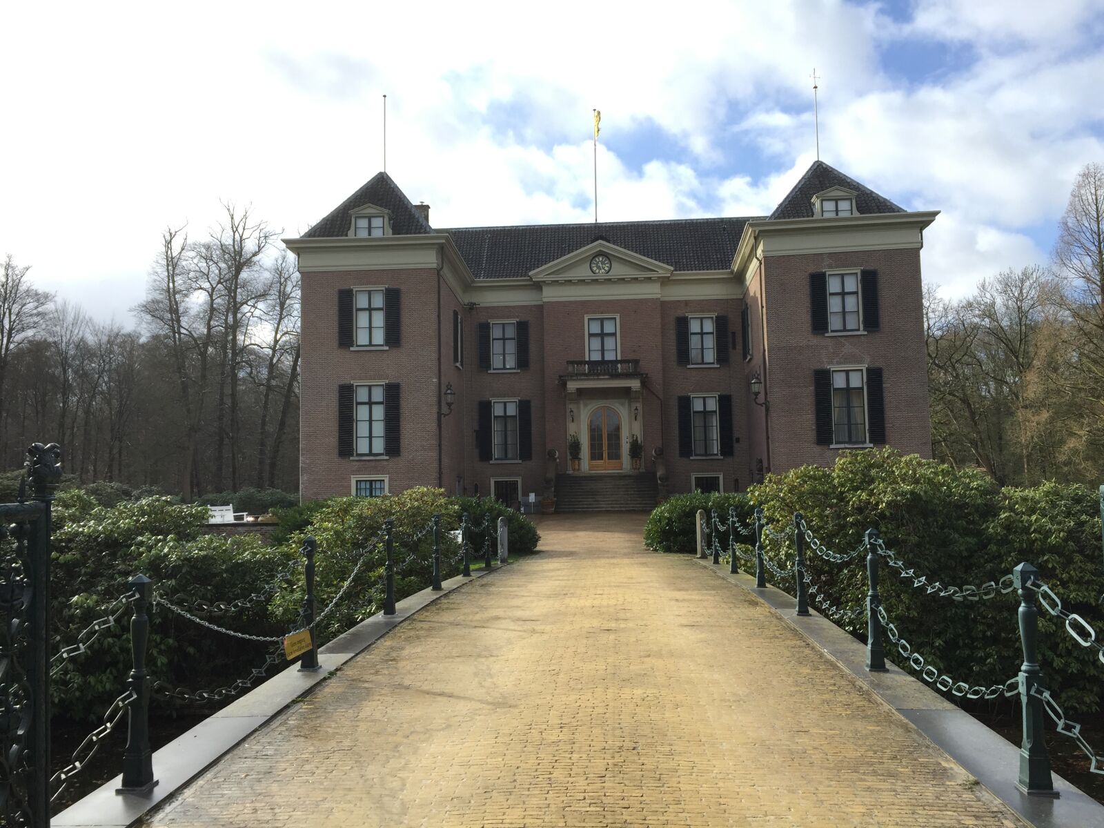 iPhone 6 back camera 4.15mm f/2.2 sample photo. Museum, doorn, netherlands photography