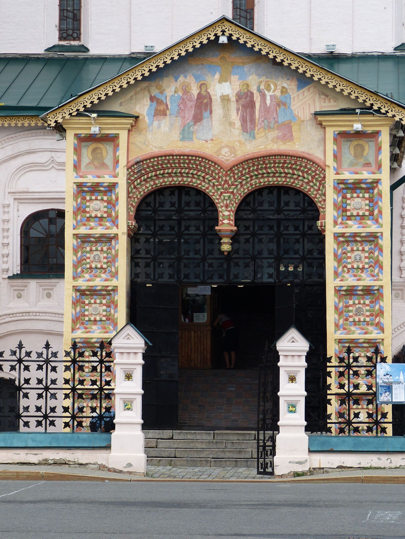 Panasonic Lumix DMC-FZ150 sample photo. Yaroslavl, russia, church photography