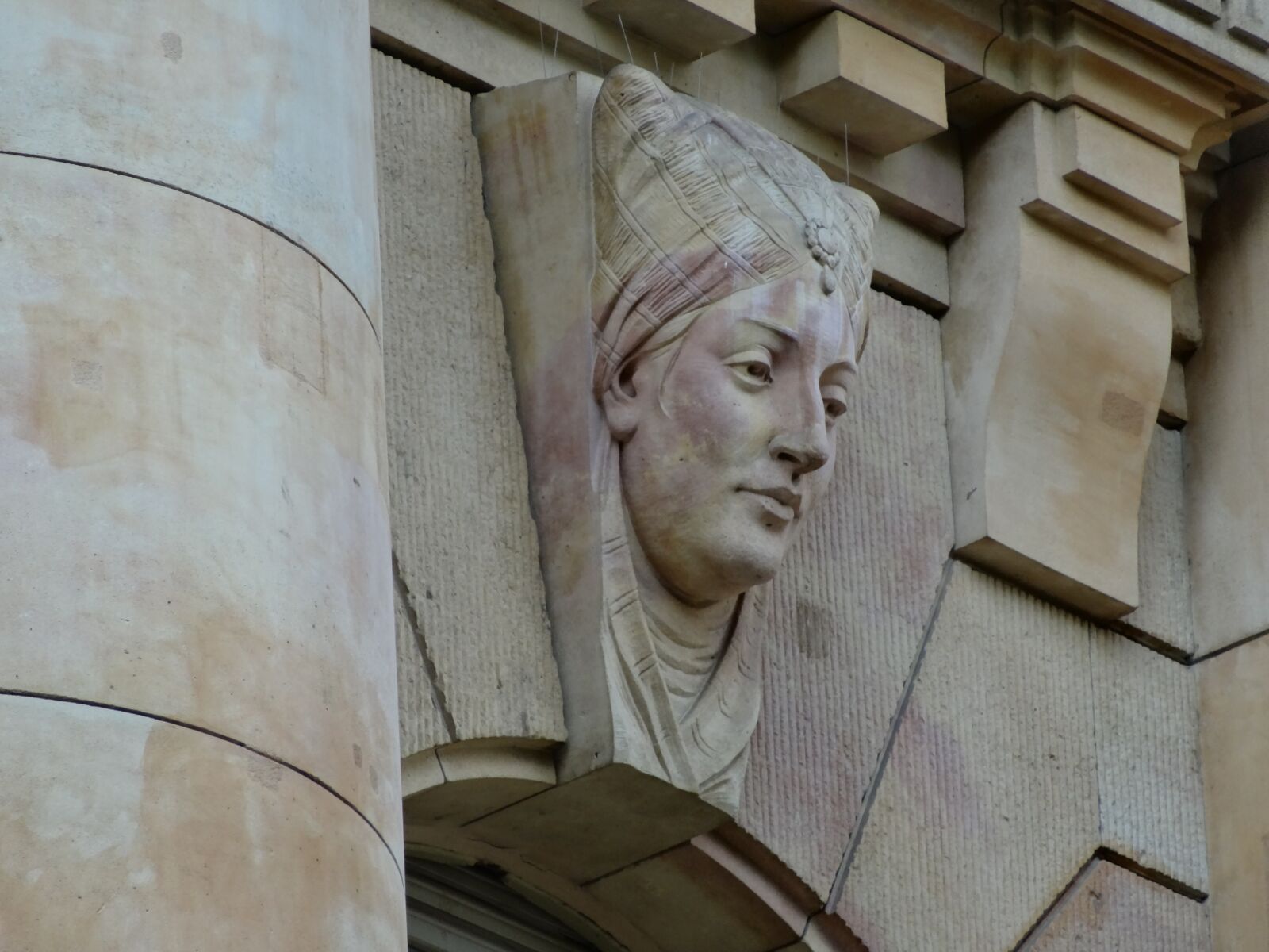 Sony Cyber-shot DSC-HX20V sample photo. Architecture, art nouveau, head photography