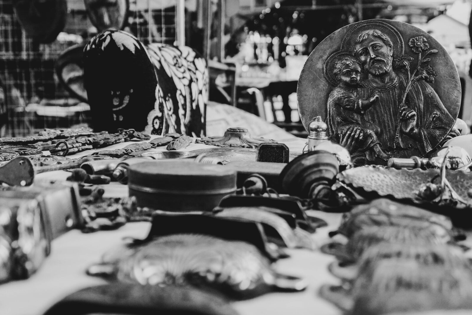 Canon EOS 1300D (EOS Rebel T6 / EOS Kiss X80) sample photo. Antiques, fasting, christian photography