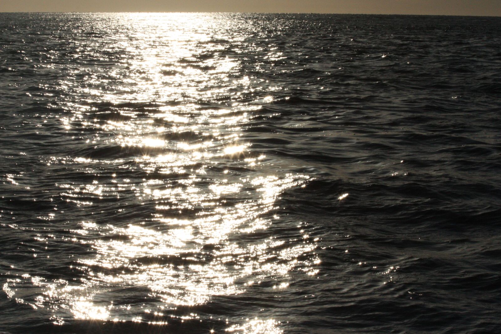 Canon EOS 450D (EOS Rebel XSi / EOS Kiss X2) sample photo. Sunset, sea, bay sum photography