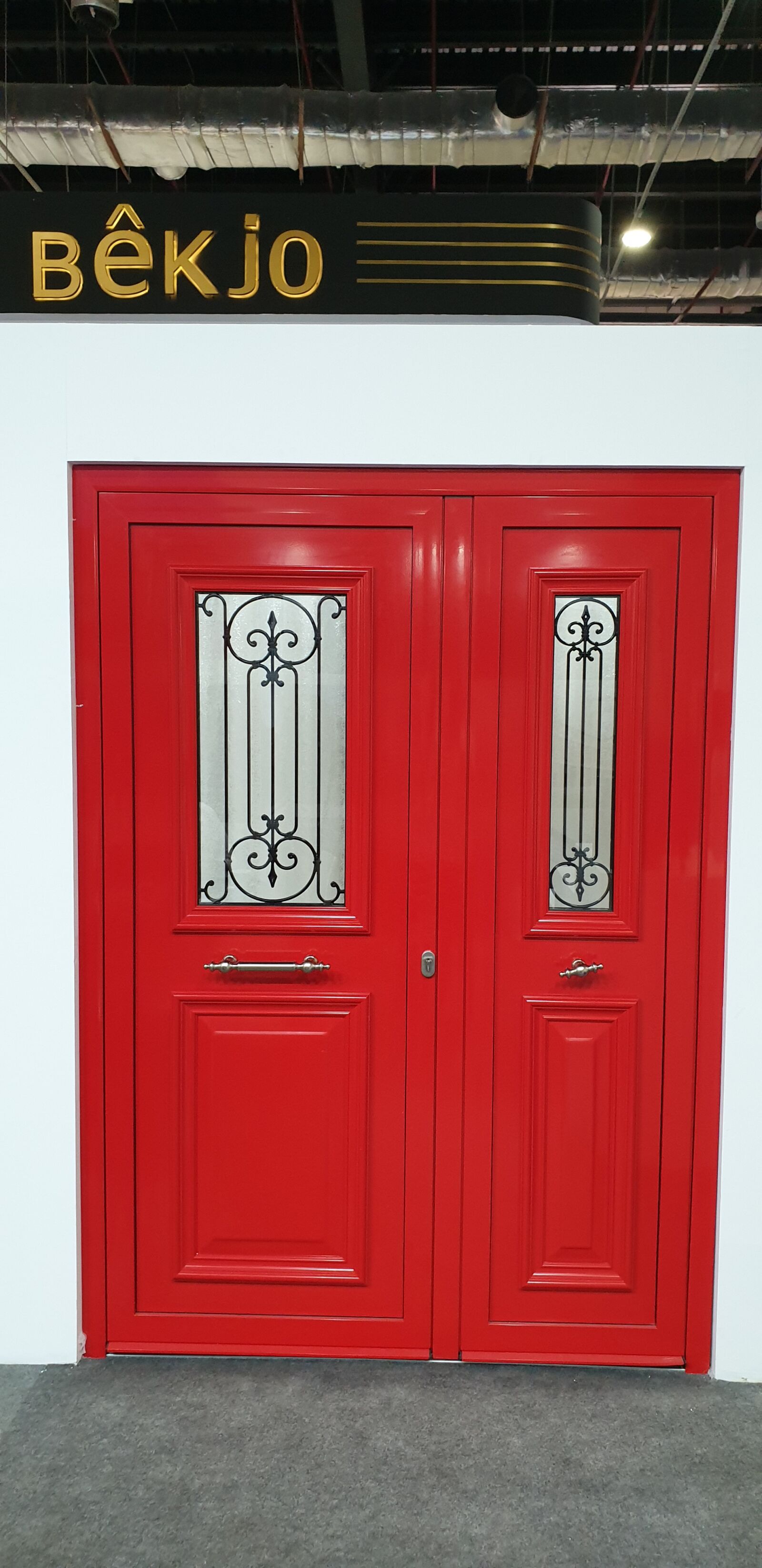Samsung Galaxy Note9 sample photo. Door, metal, window photography