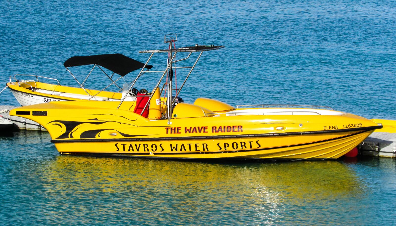 Canon PowerShot SX400 IS sample photo. Speed boat, tourism, vacation photography