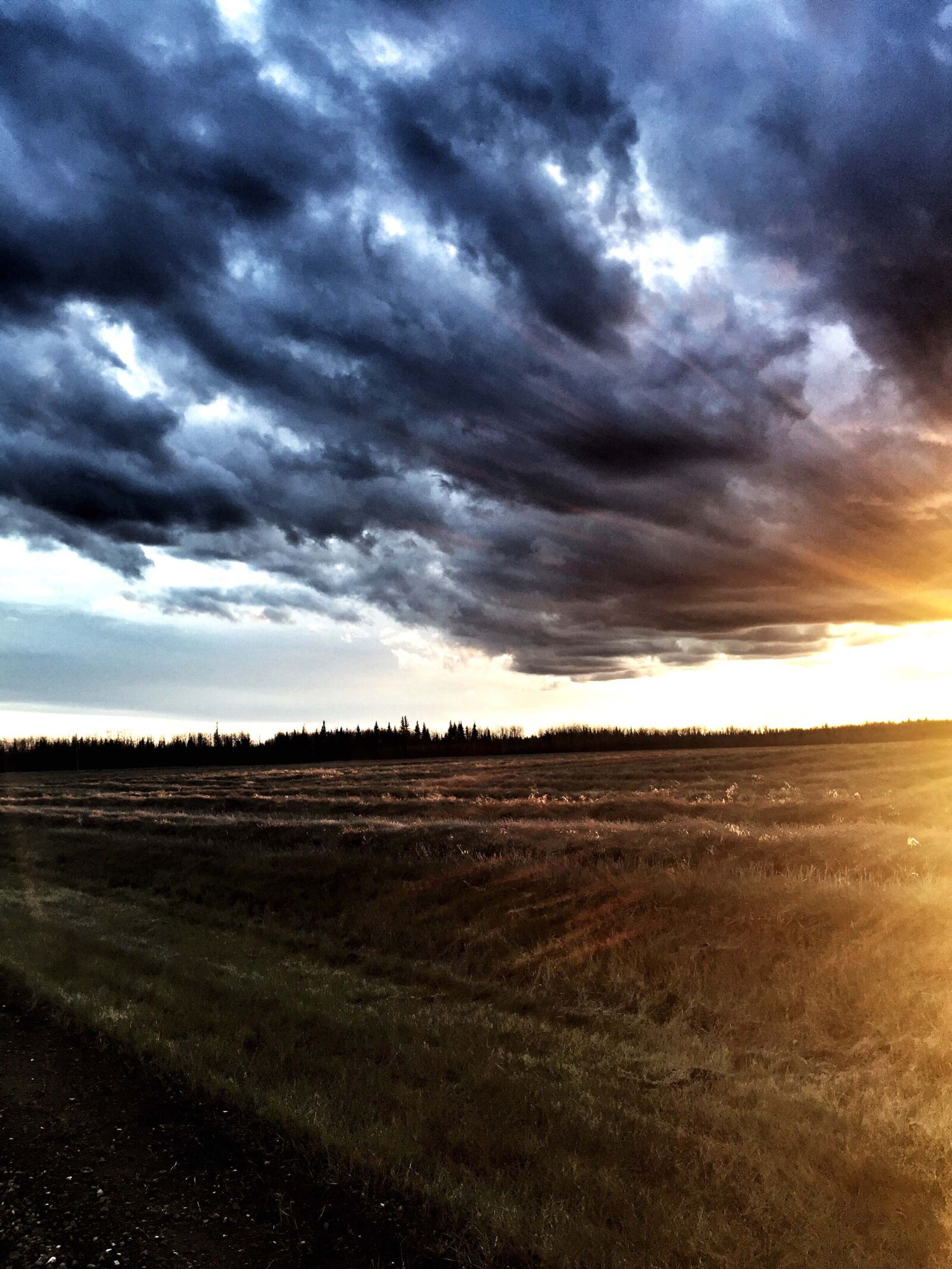 iPhone 6 back camera 4.15mm f/2.2 sample photo. Clouds, dark, clouds, fields photography