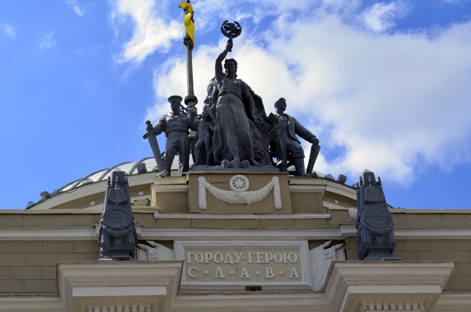 Nikon D5100 sample photo. Odessa train station, architecture photography