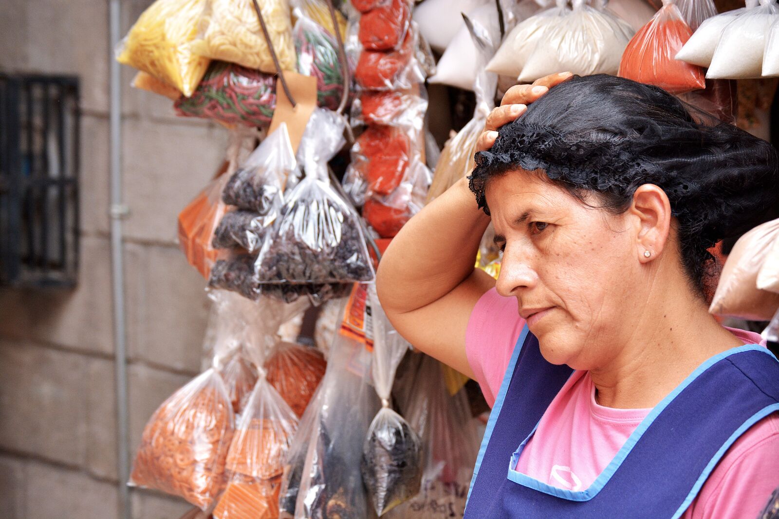 Nikon D5200 sample photo. Madam, market, saleswoman photography