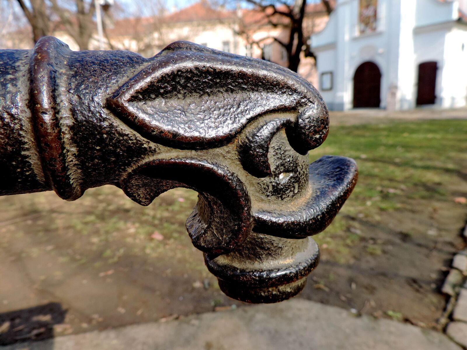 Nikon Coolpix P520 sample photo. Alloy, bronze, cast iron photography