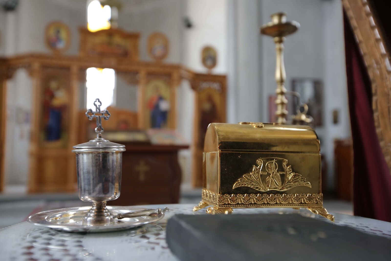 Canon EF 16-35mm F2.8L II USM sample photo. Church, religious, shining, object photography