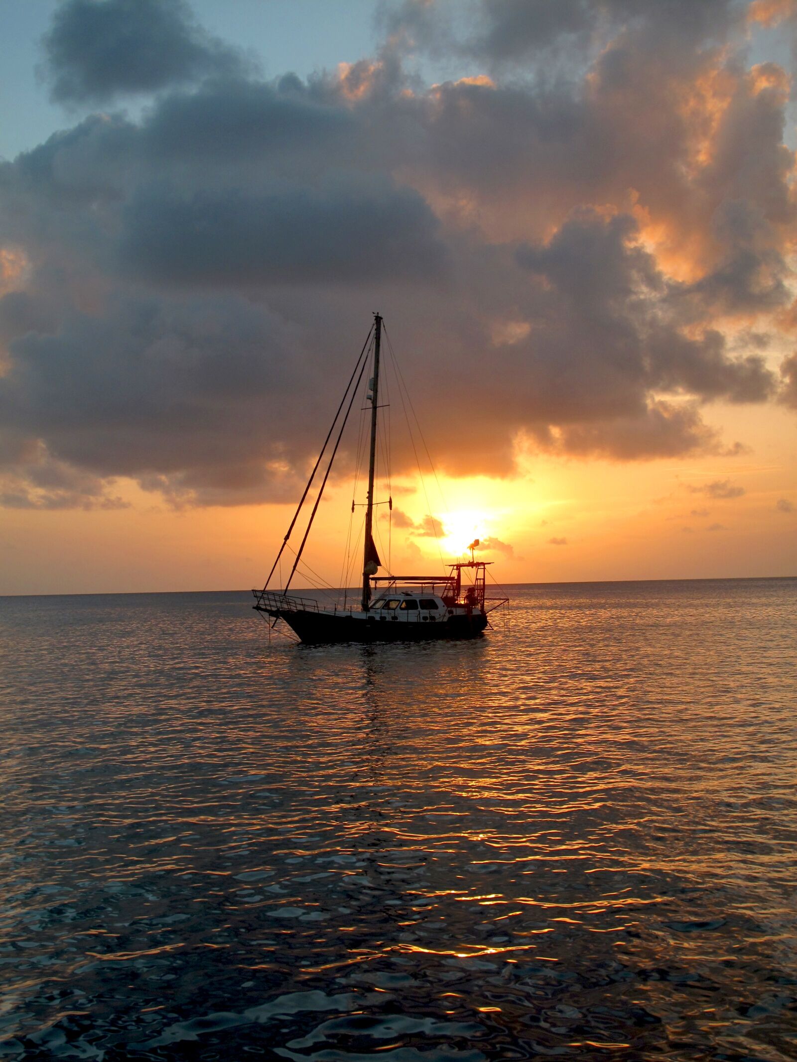 Canon PowerShot G10 sample photo. Sunset, sailboat, boat photography