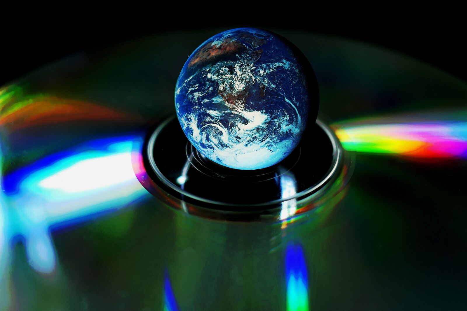 Panasonic Lumix DMC-LX10 (Lumix DMC-LX15) sample photo. Ball, earth, glass photography