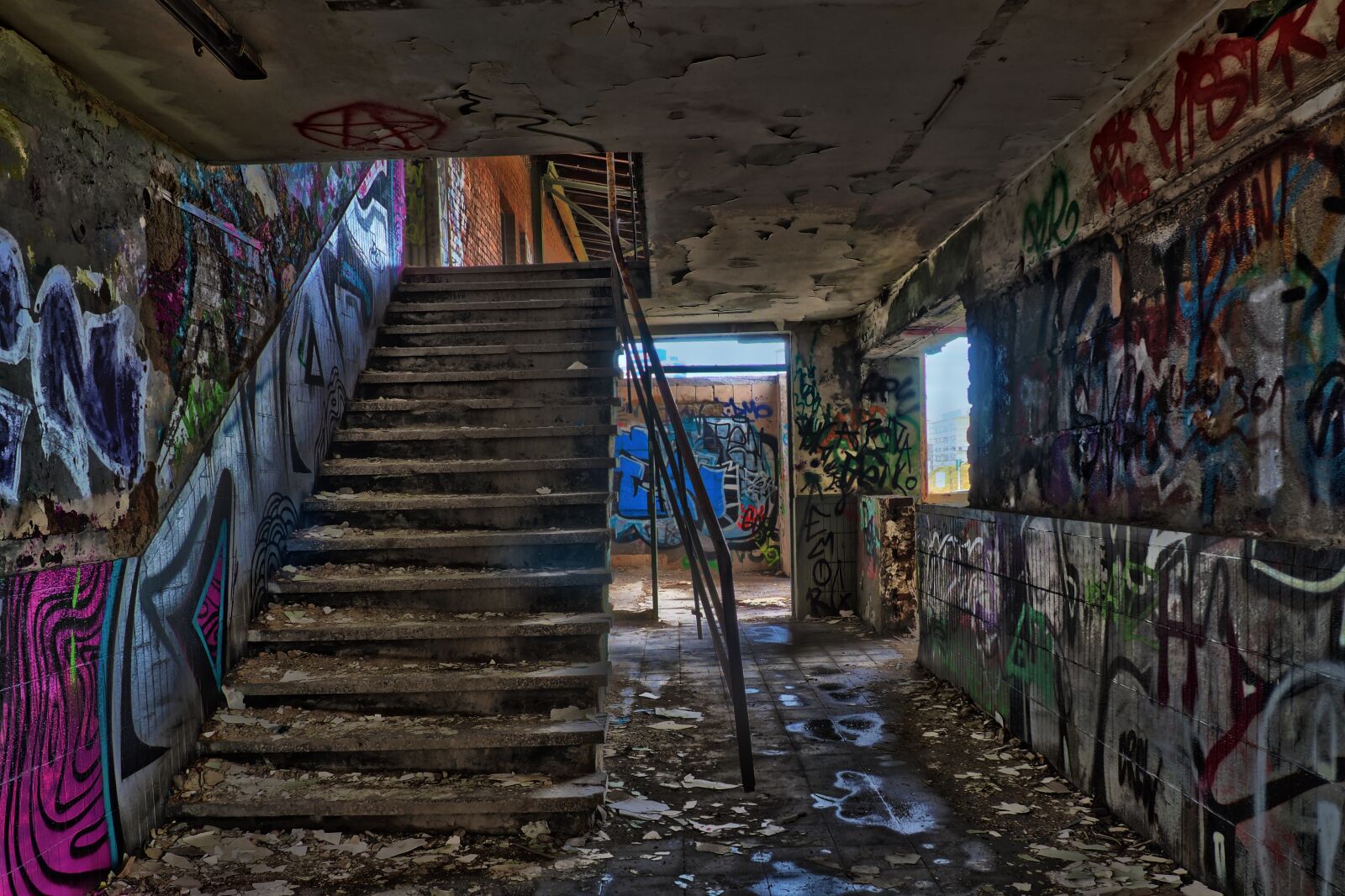 Olympus OM-D E-M10 sample photo. Abandoned, architecture, old photography