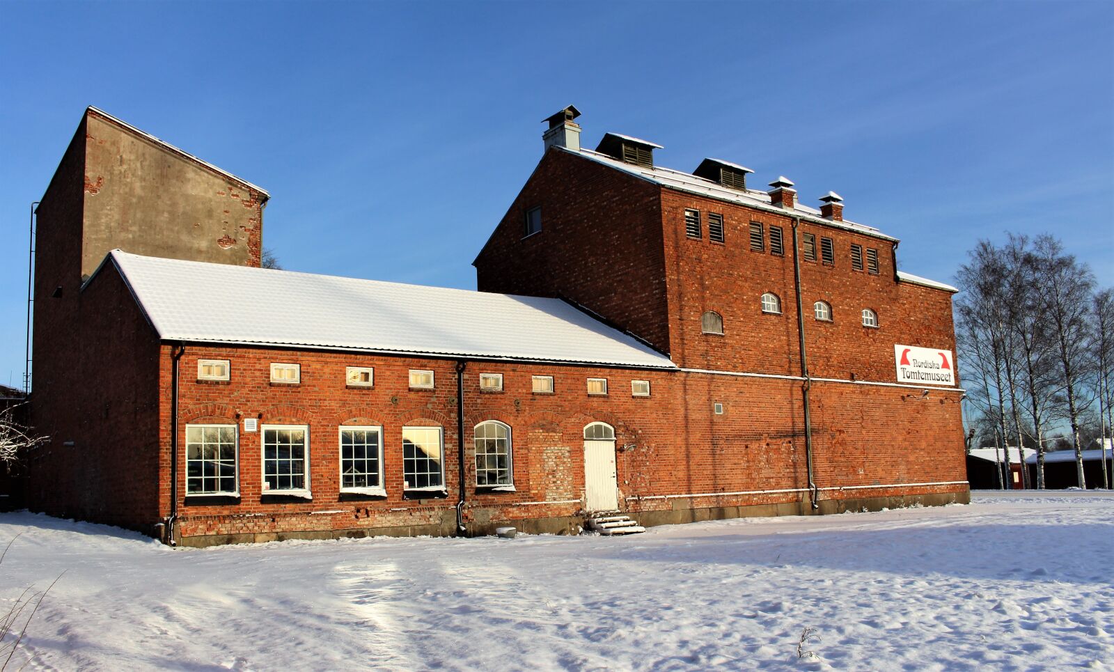 Canon EOS 700D (EOS Rebel T5i / EOS Kiss X7i) sample photo. Factory, architecture, winter photography