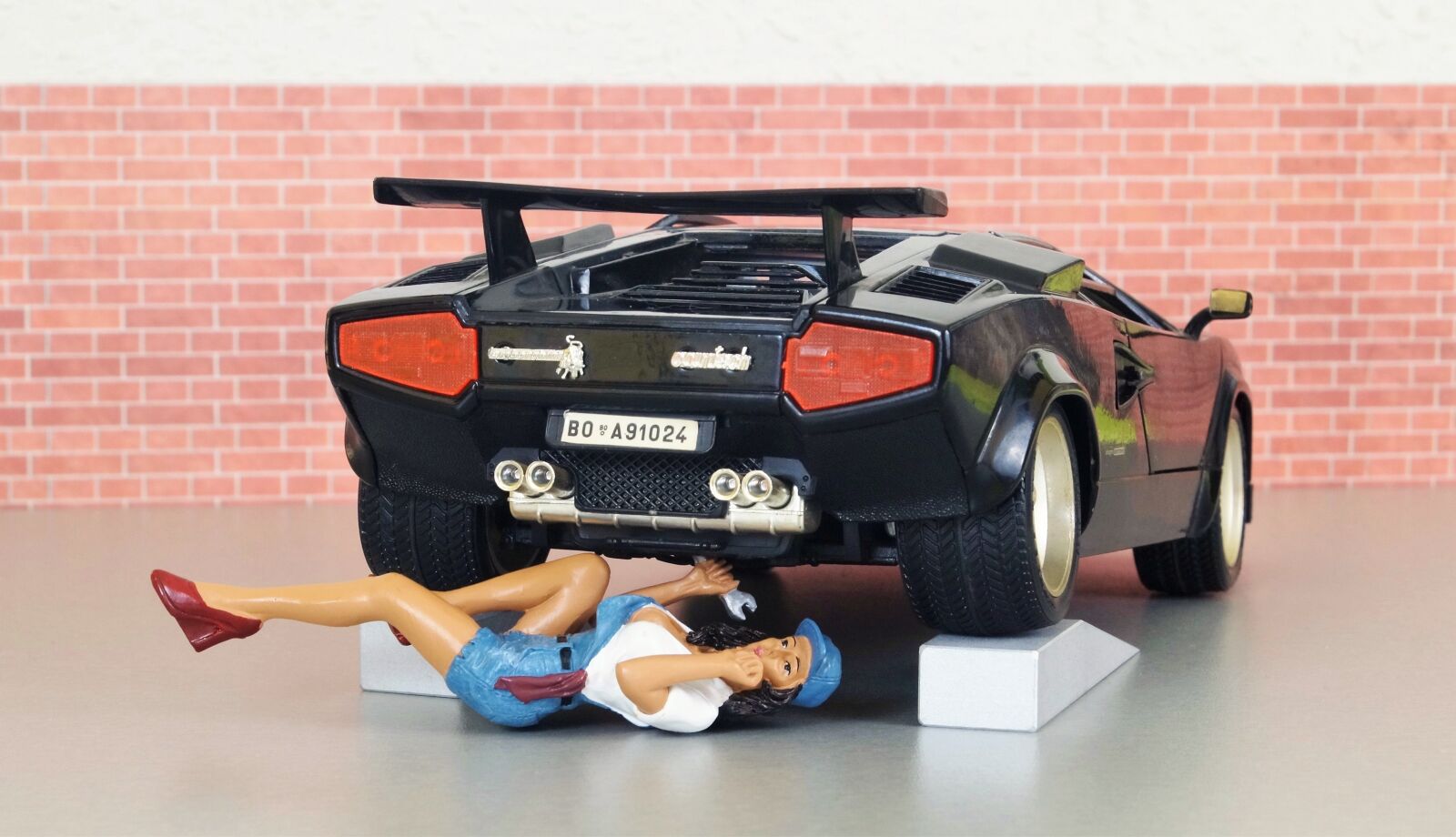 Sony DT 18-70mm F3.5-5.6 sample photo. Model car, auto, lamborghini photography