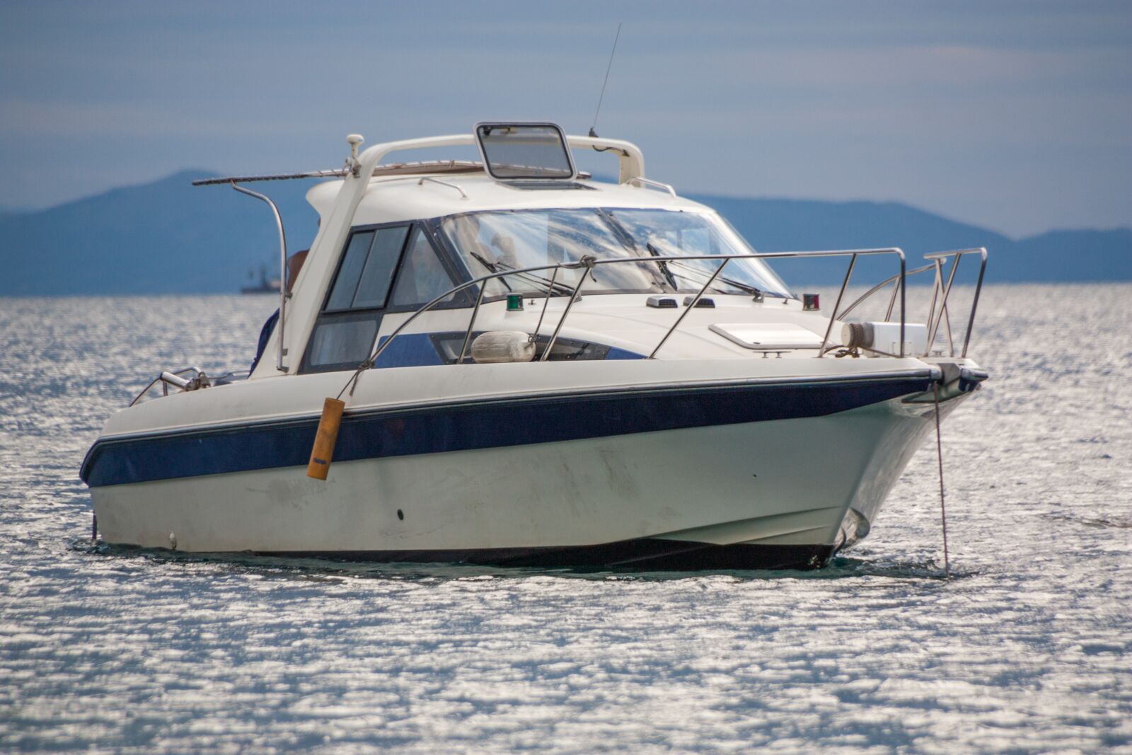 Canon EOS 450D (EOS Rebel XSi / EOS Kiss X2) sample photo. Boat, sea, vladivostok photography