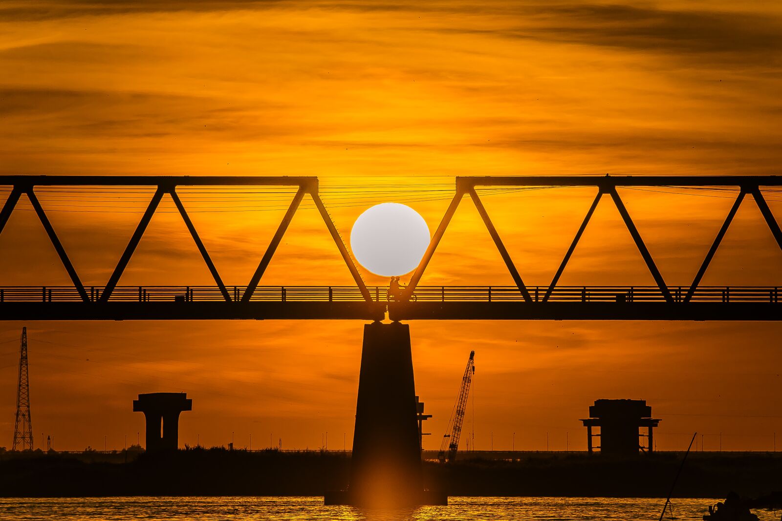 Sony a7 + Sony DT 50mm F1.8 SAM sample photo. Brigde, sun, black photography