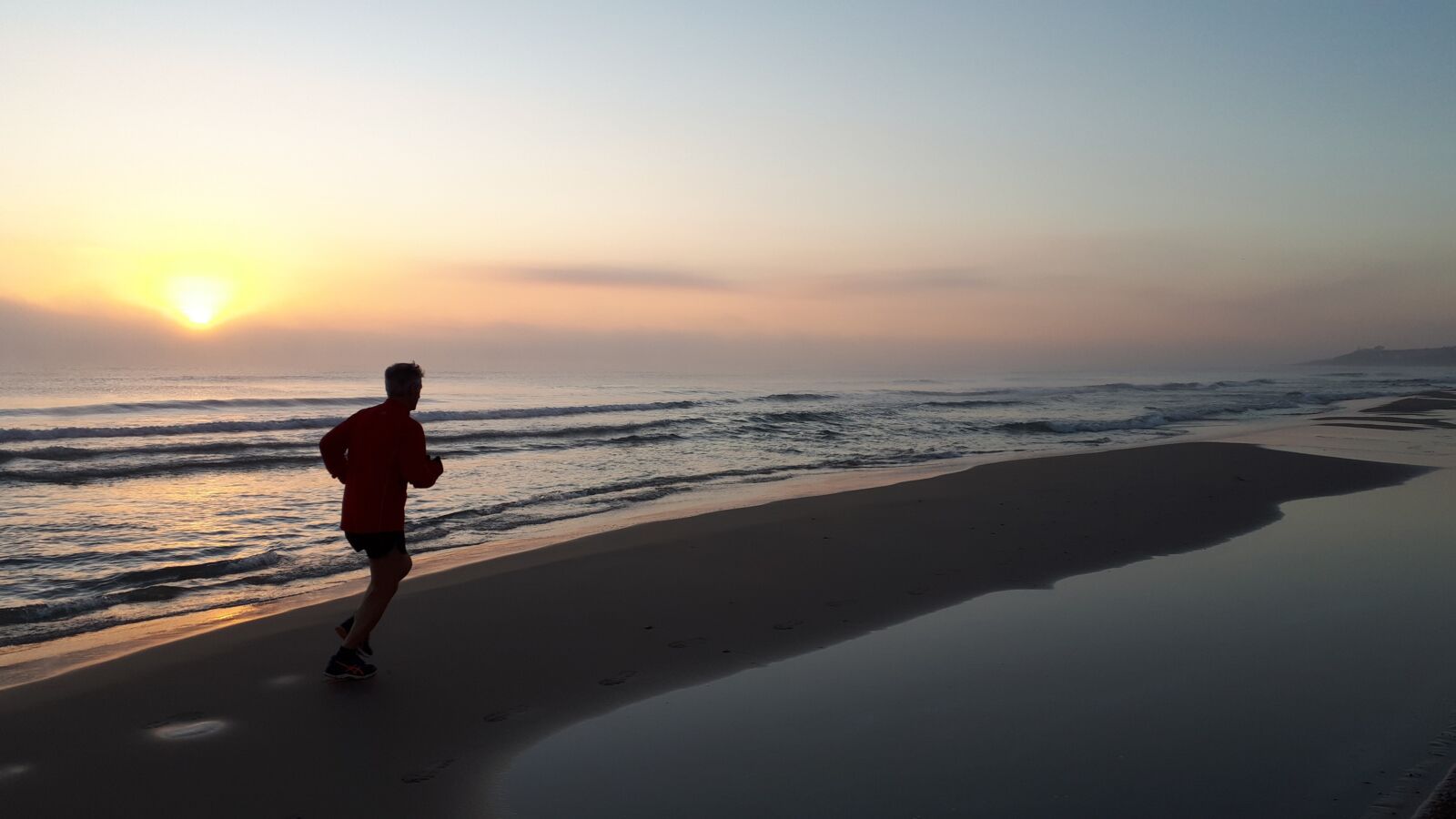 Samsung Galaxy A5(2017) sample photo. Dawn, fog, beach photography