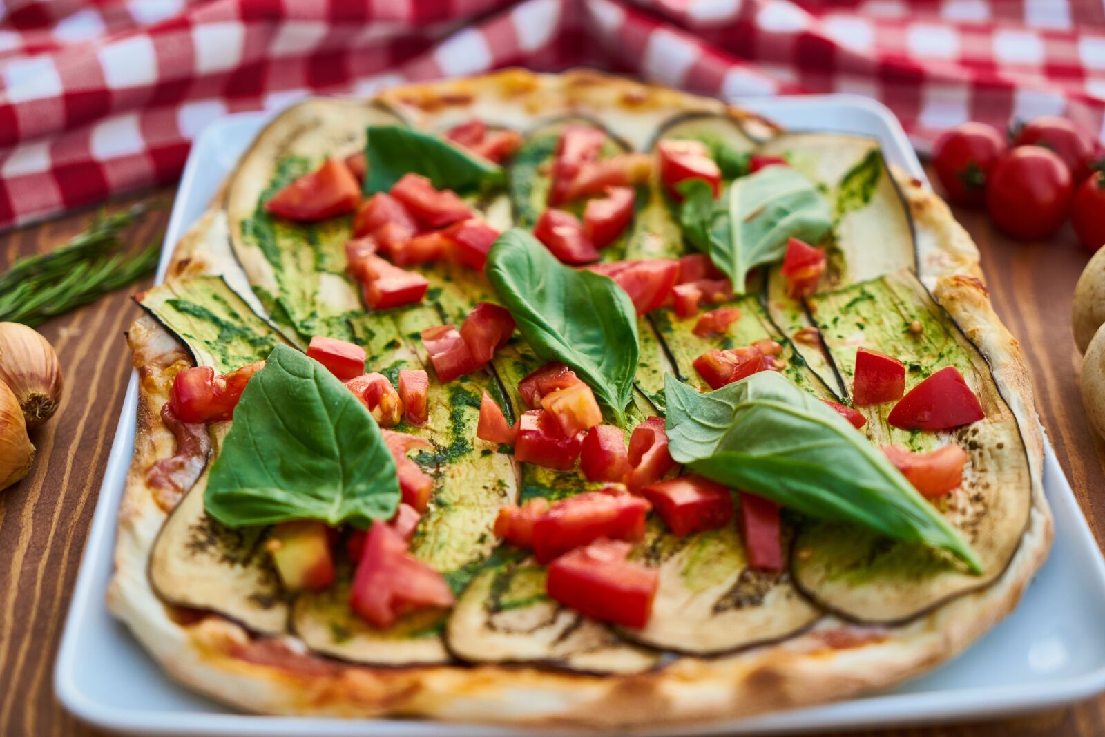 Sony a7R II sample photo. Pizza, pepper, dough photography