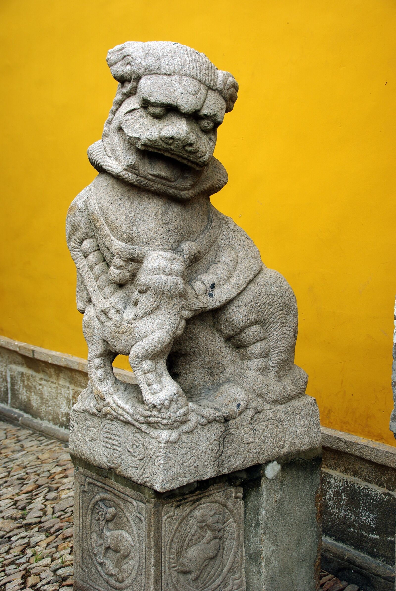 Pentax K200D sample photo. China, guilin, pilaster photography
