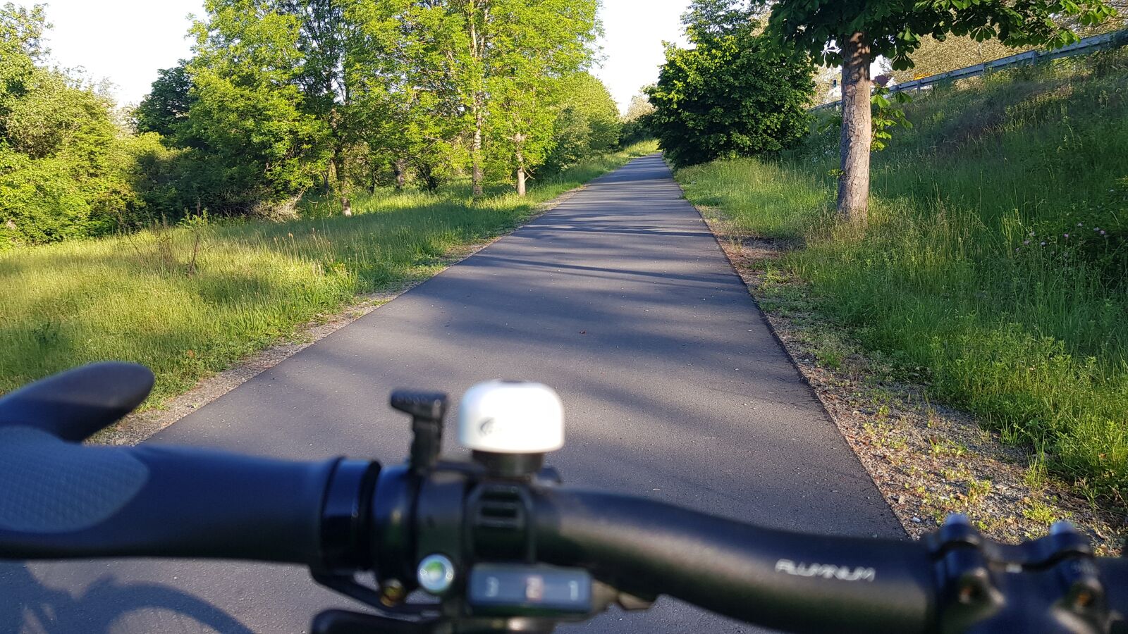 Samsung Galaxy S8 sample photo. Bike, wheel, spring photography