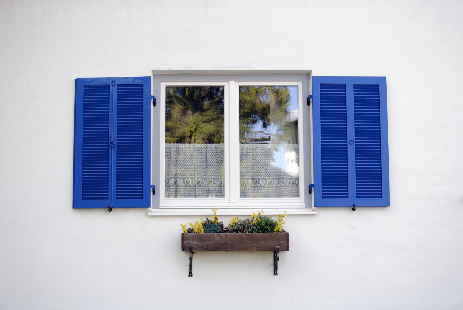 Nikon D3000 sample photo. Window, europe, blue photography