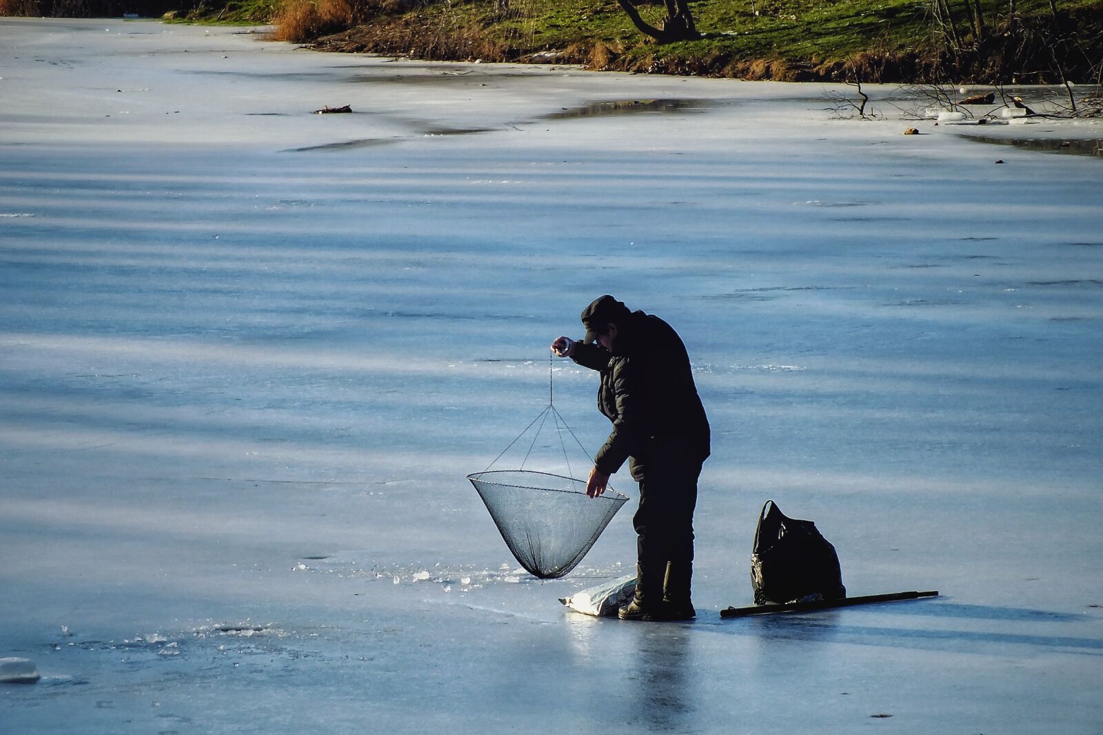Fujifilm FinePix HS25EXR sample photo. Fisherman, winter, fishing photography