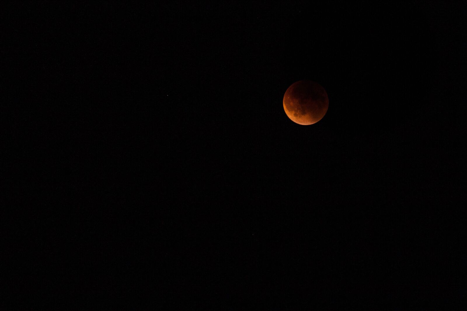 Canon EF 70-200mm F4L USM sample photo. Moon, lunar eclipse, night photography