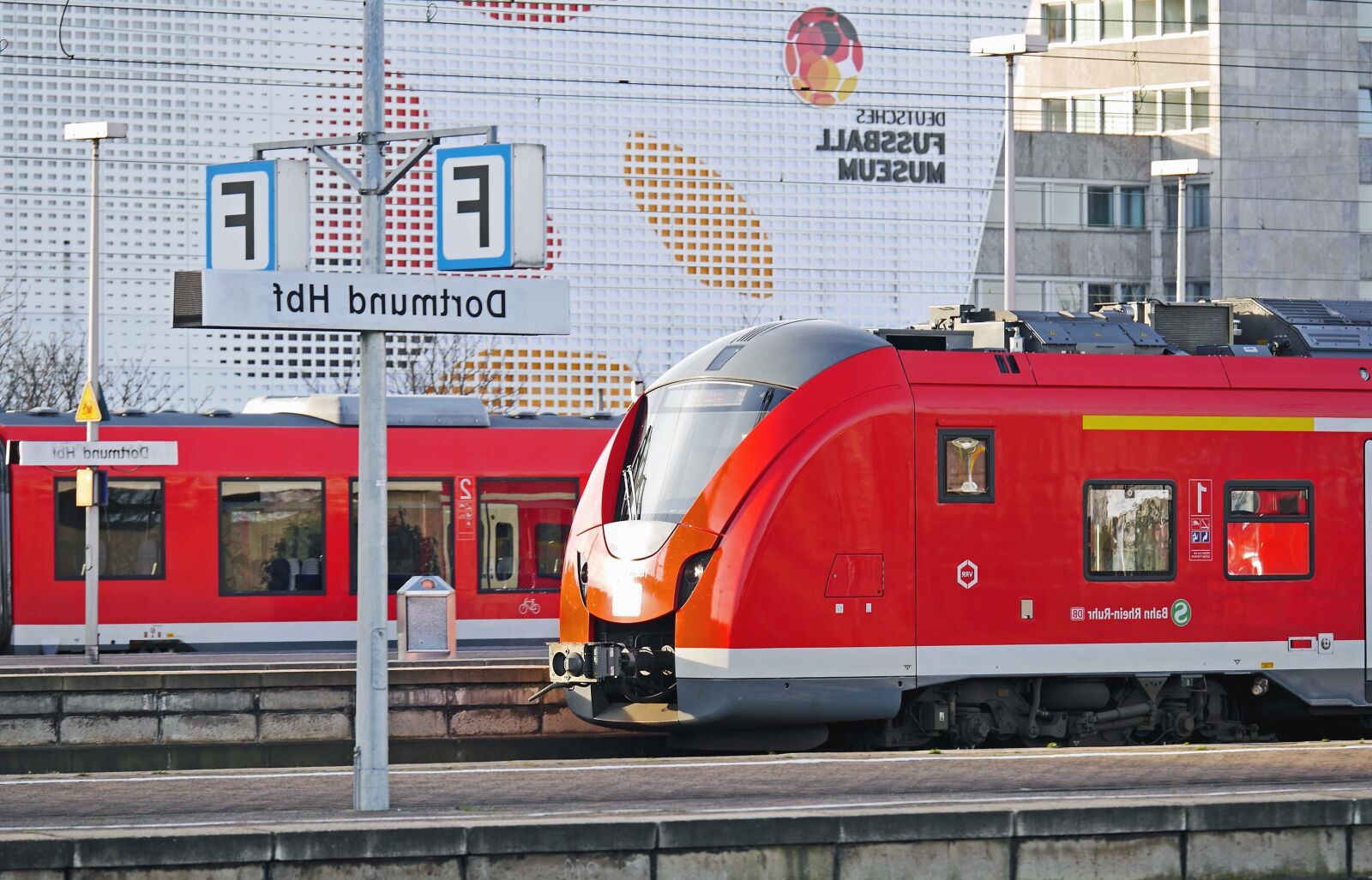 Panasonic Lumix DMC-GH3 sample photo. Locomotive, modern, railroad, train photography