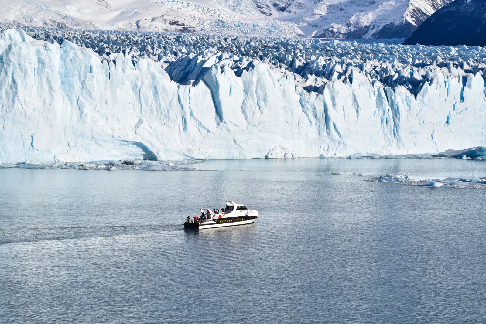 Nikon D5500 sample photo. Glacier, boat, argentina photography
