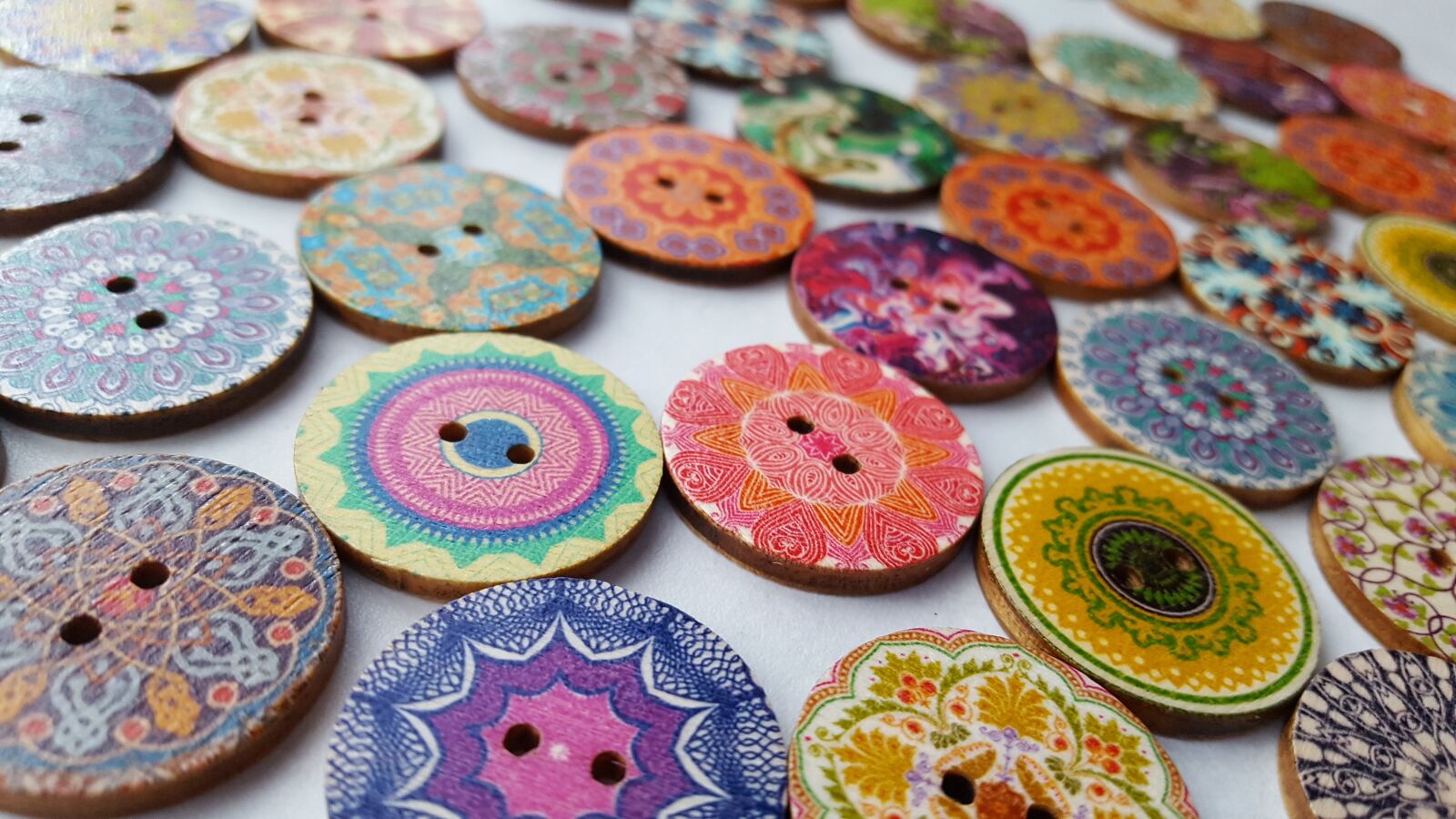 Samsung Galaxy S6 sample photo. Studs, mandala, color photography