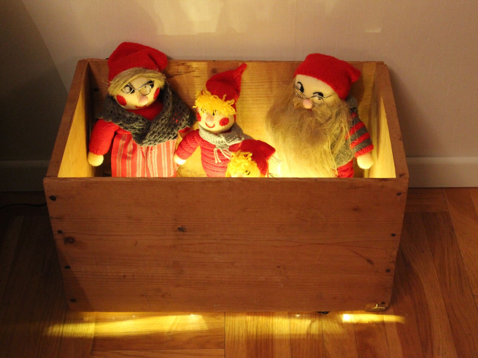 Canon EOS 550D (EOS Rebel T2i / EOS Kiss X4) sample photo. Christmas, christmas decorations, claus photography