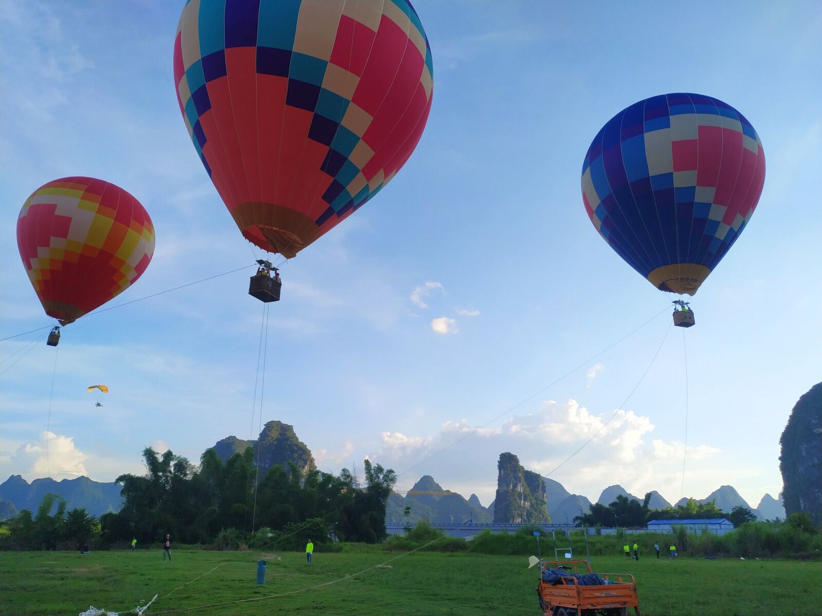 Xiaomi MI 8 Lite sample photo. Sky, hot air balloon photography