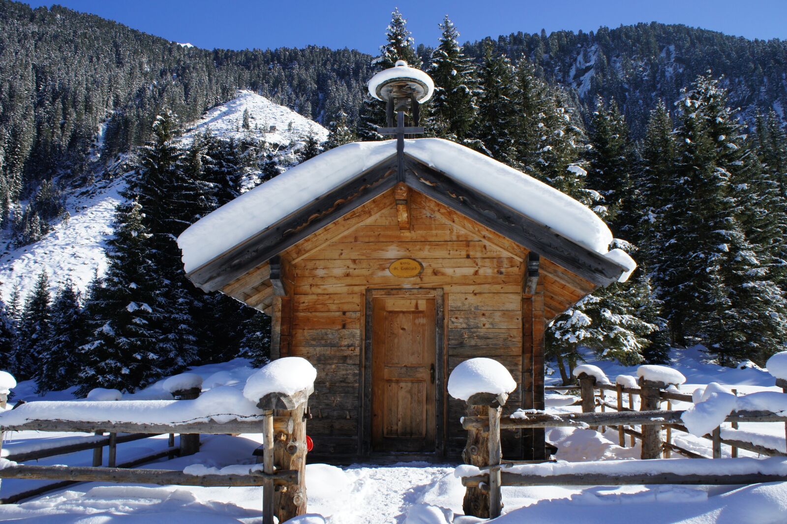 Sony Alpha NEX-5 sample photo. Winter, snow, mountains photography