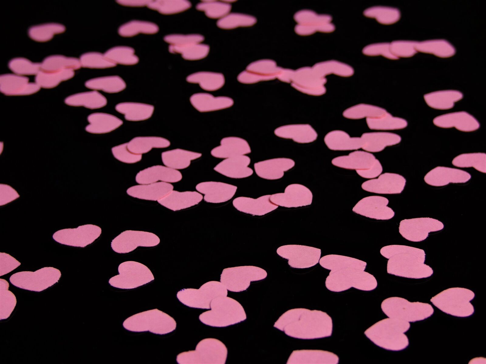 Panasonic DMC-FZ72 sample photo. Heart, confetti, love photography