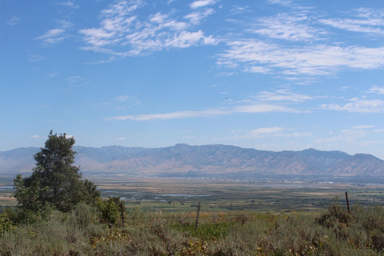 Canon EOS 1300D (EOS Rebel T6 / EOS Kiss X80) sample photo. Cache valley, blue sky photography