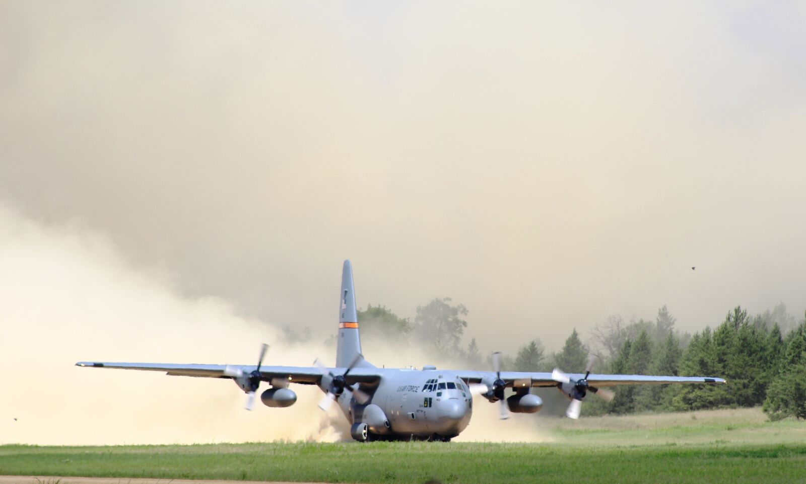 Canon EF 75-300mm f/4-5.6 sample photo. C-130, hercules, cargo plane photography