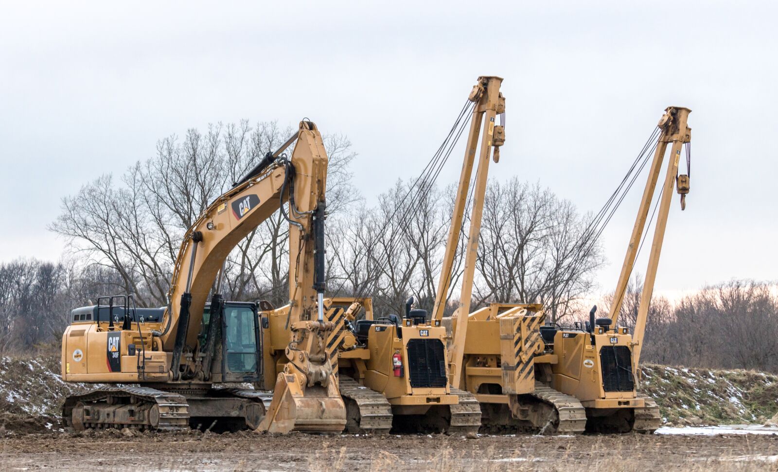 Canon EOS 750D (EOS Rebel T6i / EOS Kiss X8i) sample photo. Heavy equipment, bull dozer photography