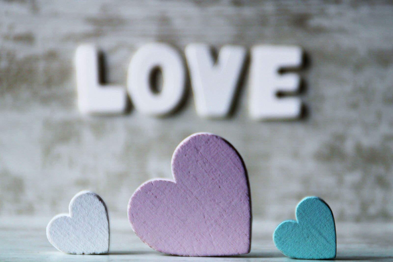 Canon EOS 2000D (EOS Rebel T7 / EOS Kiss X90 / EOS 1500D) sample photo. Heart, love, romance photography