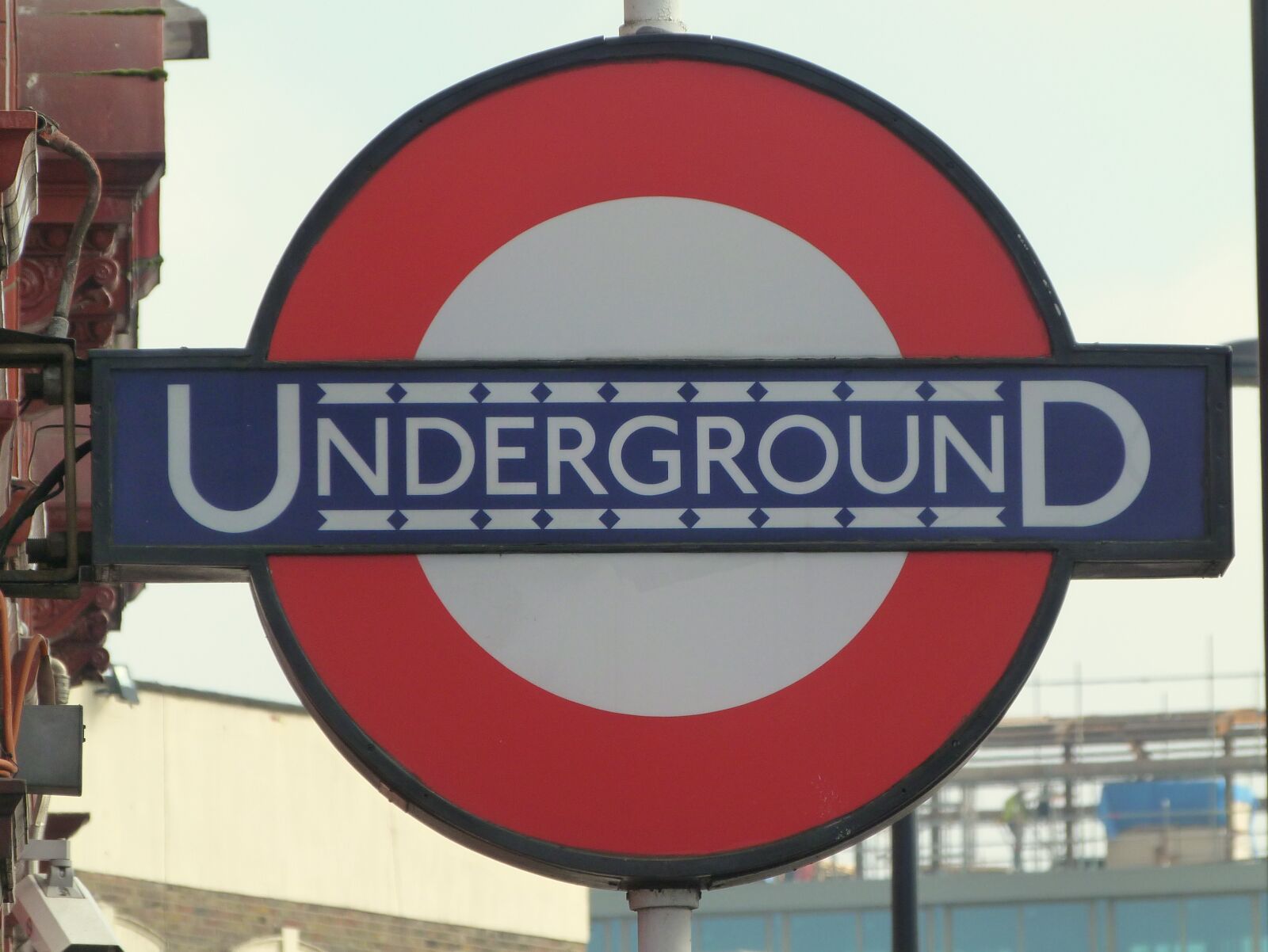 Panasonic Lumix DMC-FZ40 (Lumix DMC-FZ45) sample photo. London, underground, sign photography