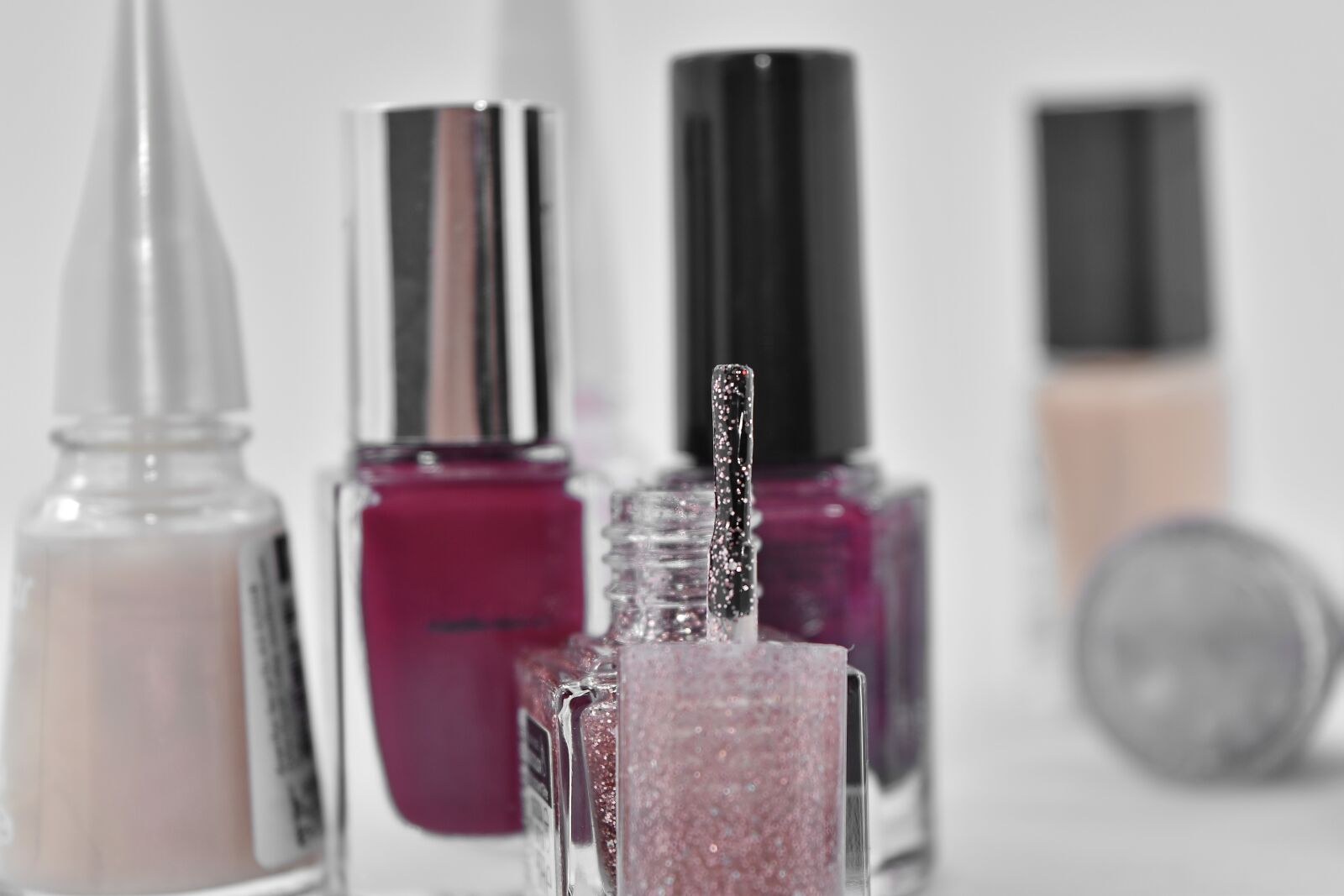 Nikon D5500 sample photo. Brush, cosmetic, cosmetics, polish photography