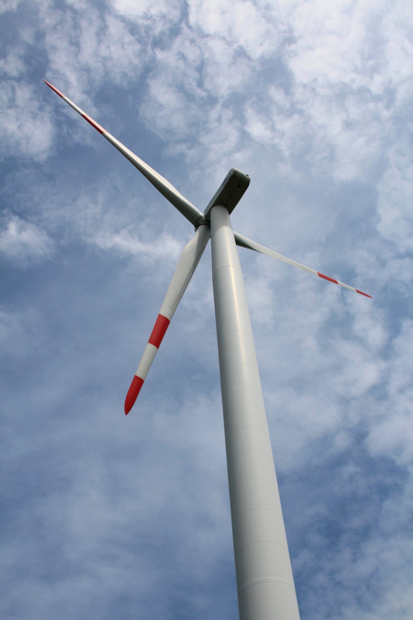 Canon EOS 650D (EOS Rebel T4i / EOS Kiss X6i) sample photo. Pinwheel, power generation, wind photography