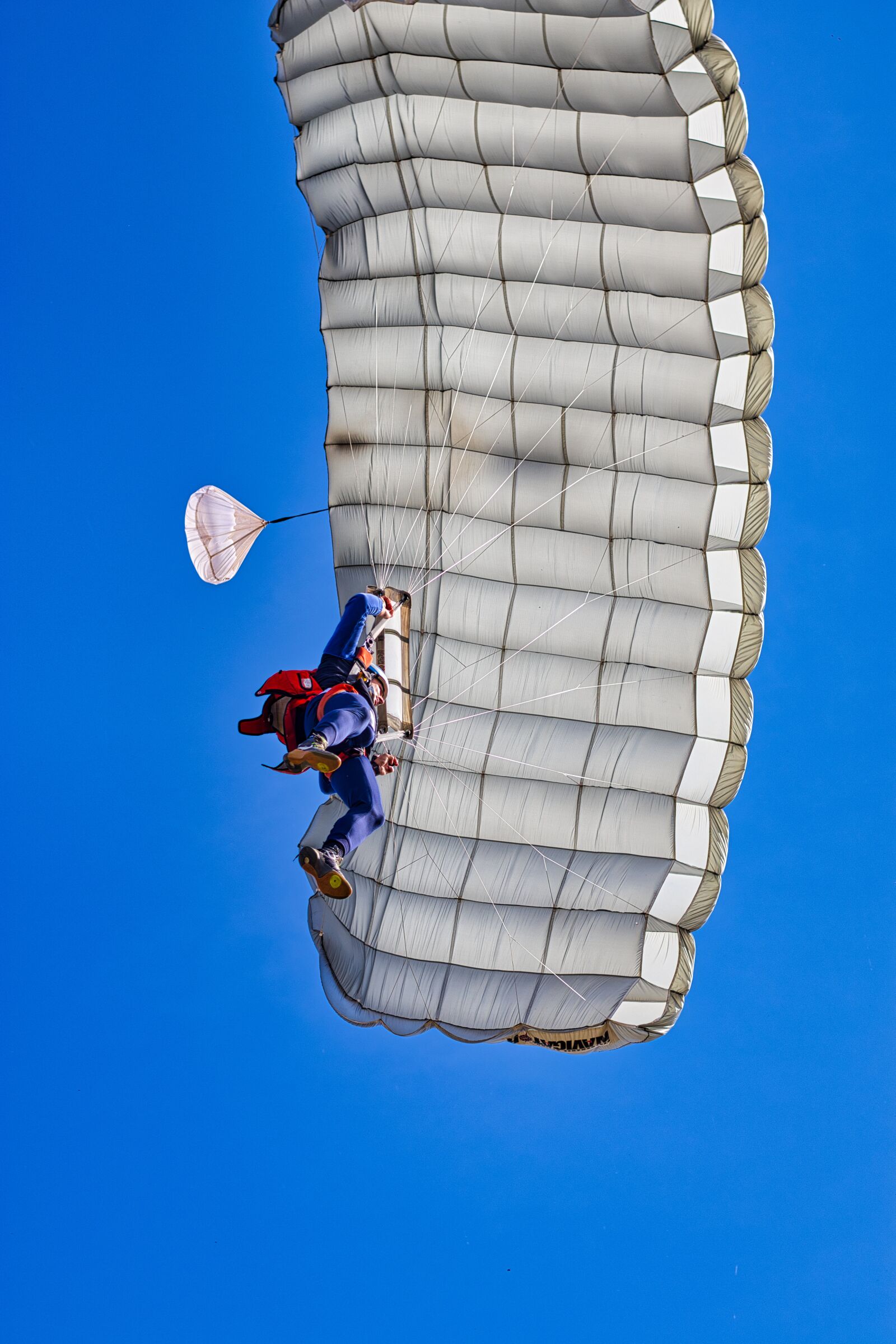 Canon EOS M50 (EOS Kiss M) sample photo. Parachute, fall, jump photography