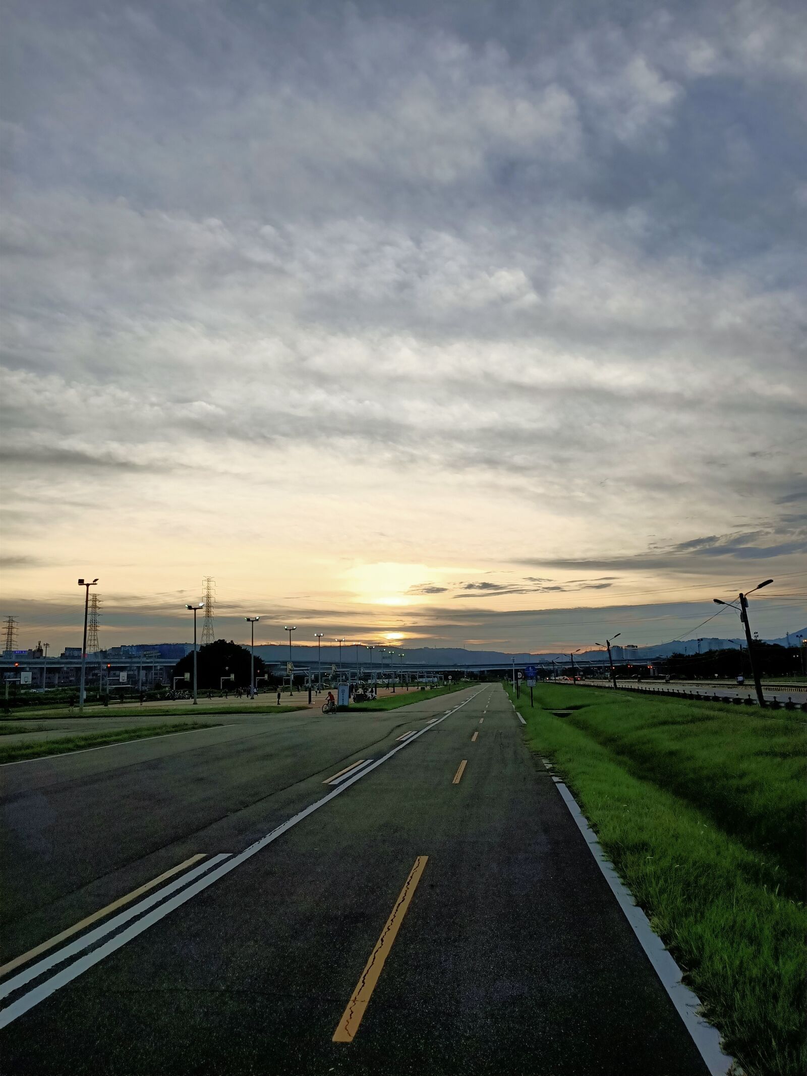 OPPO RENO2 Z sample photo. Road scenery, sky, road photography