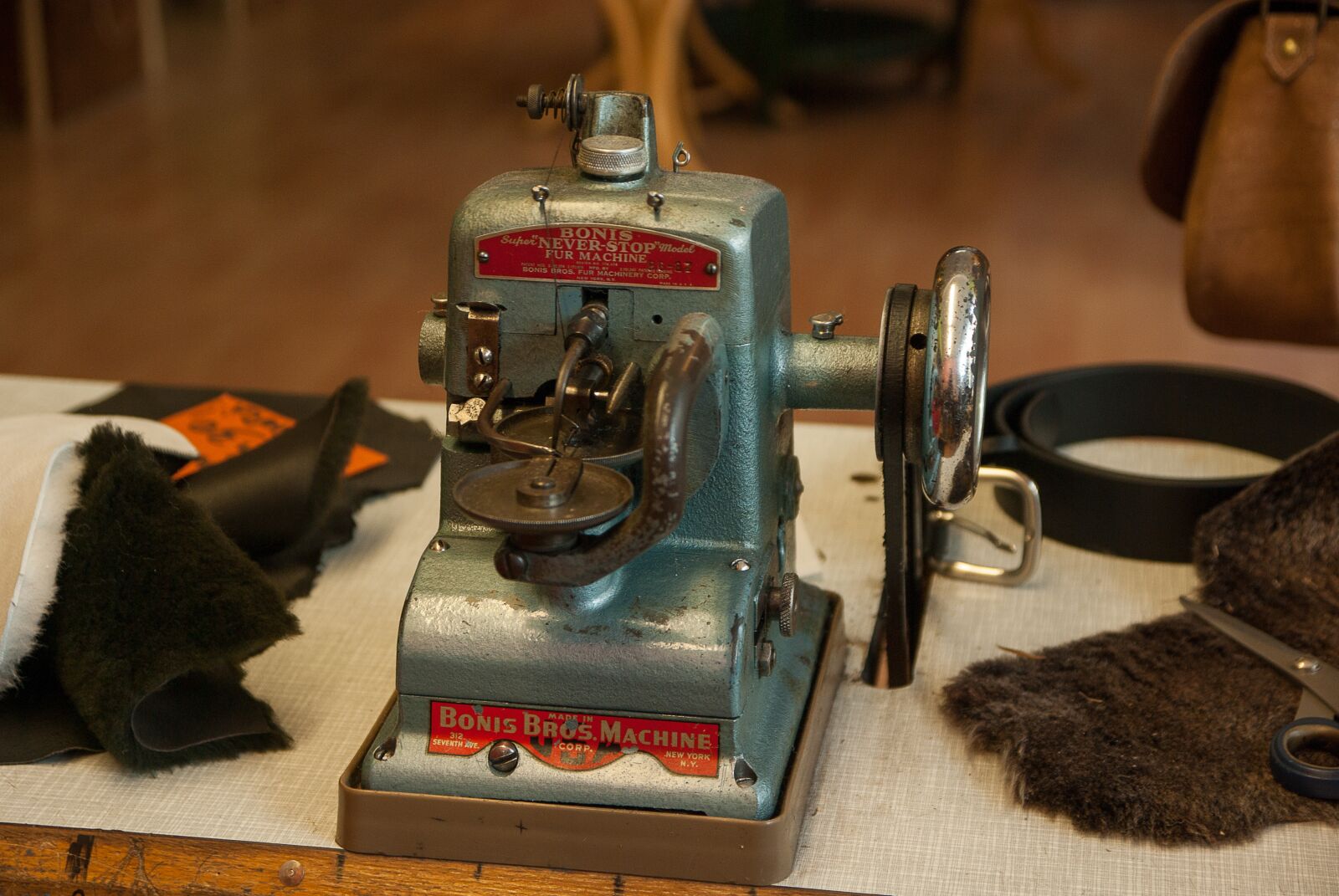 Pentax K10D sample photo. Sewing machine, leather, crafts photography