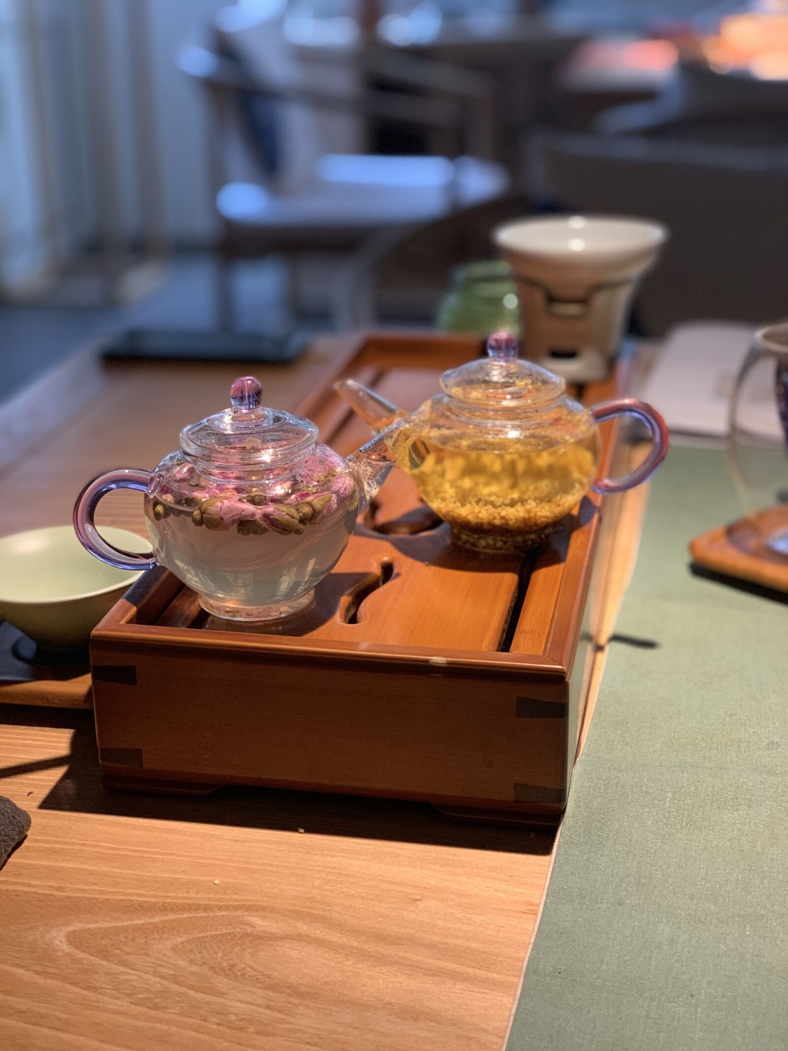 iPhone XS back dual camera 6mm f/2.4 sample photo. Tee, tea house chinese photography